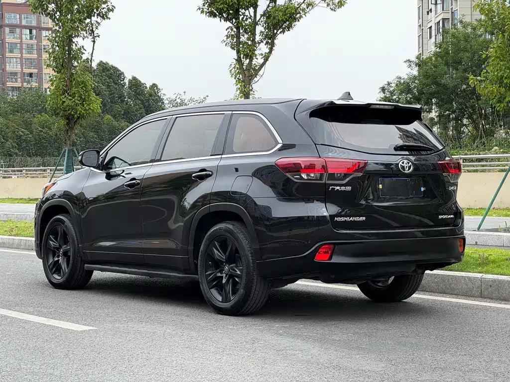 Toyota Highlander 2018 — фото 15