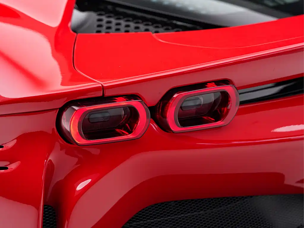Ferrari SF90 2023 — фото 8