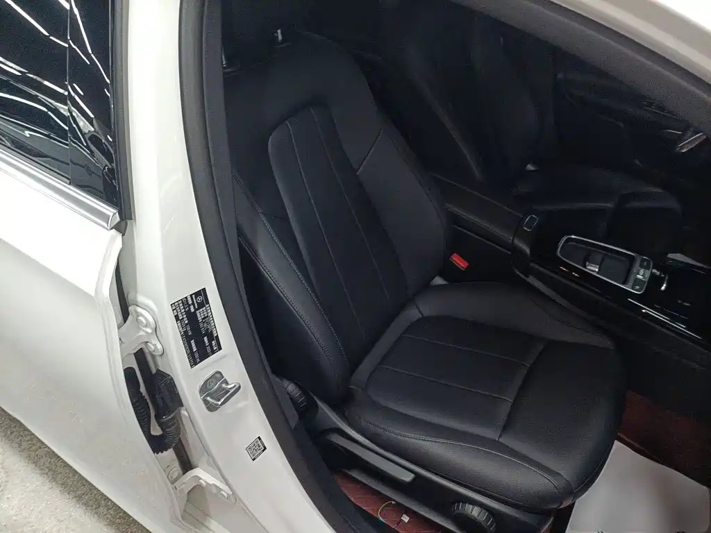 Mercedes-Benz A-Class 2024 — фото 18