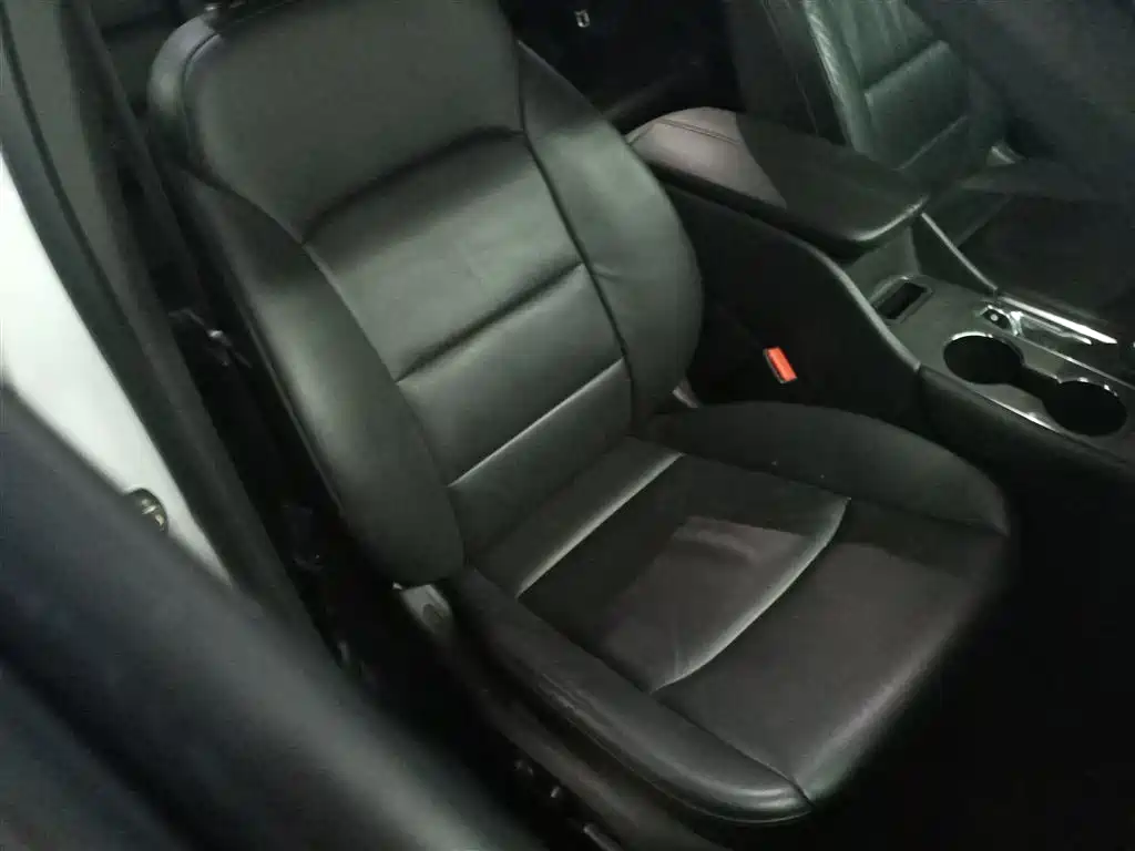 Chevrolet Malibu XL 2018 — фото 24