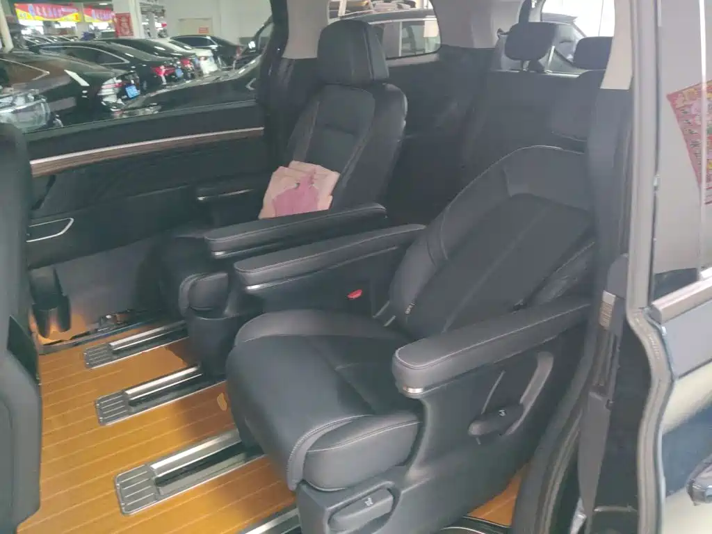 GAC Trumpchi M8 2021 — фото 17