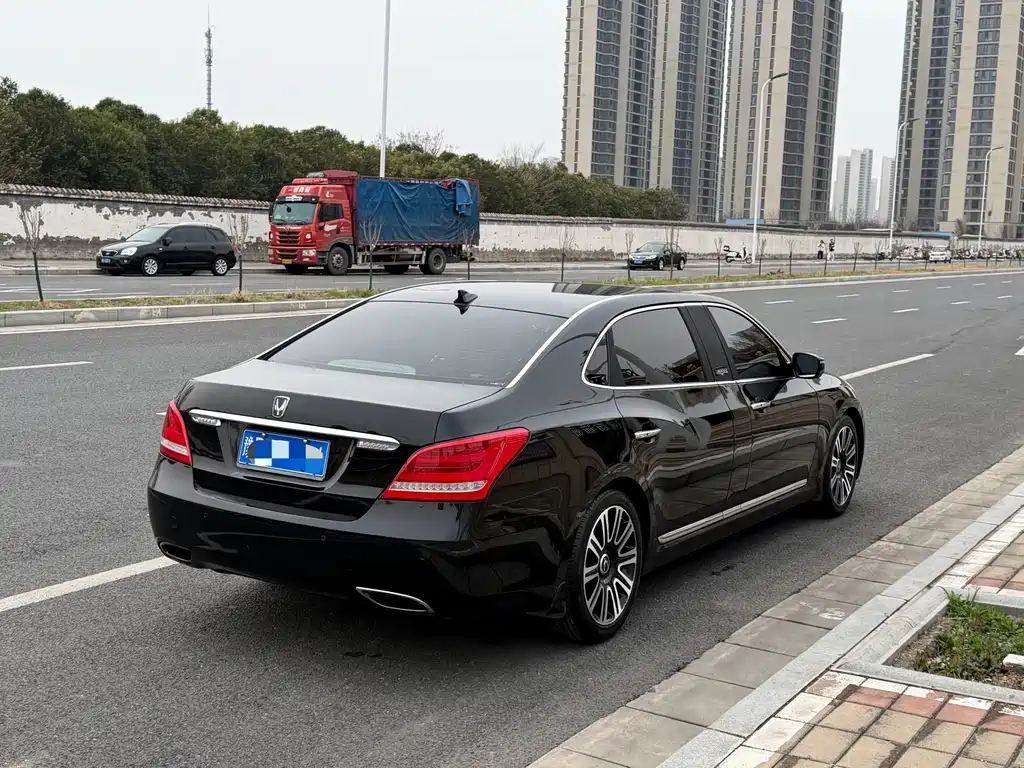 Hyundai Equus 2014 — фото 11