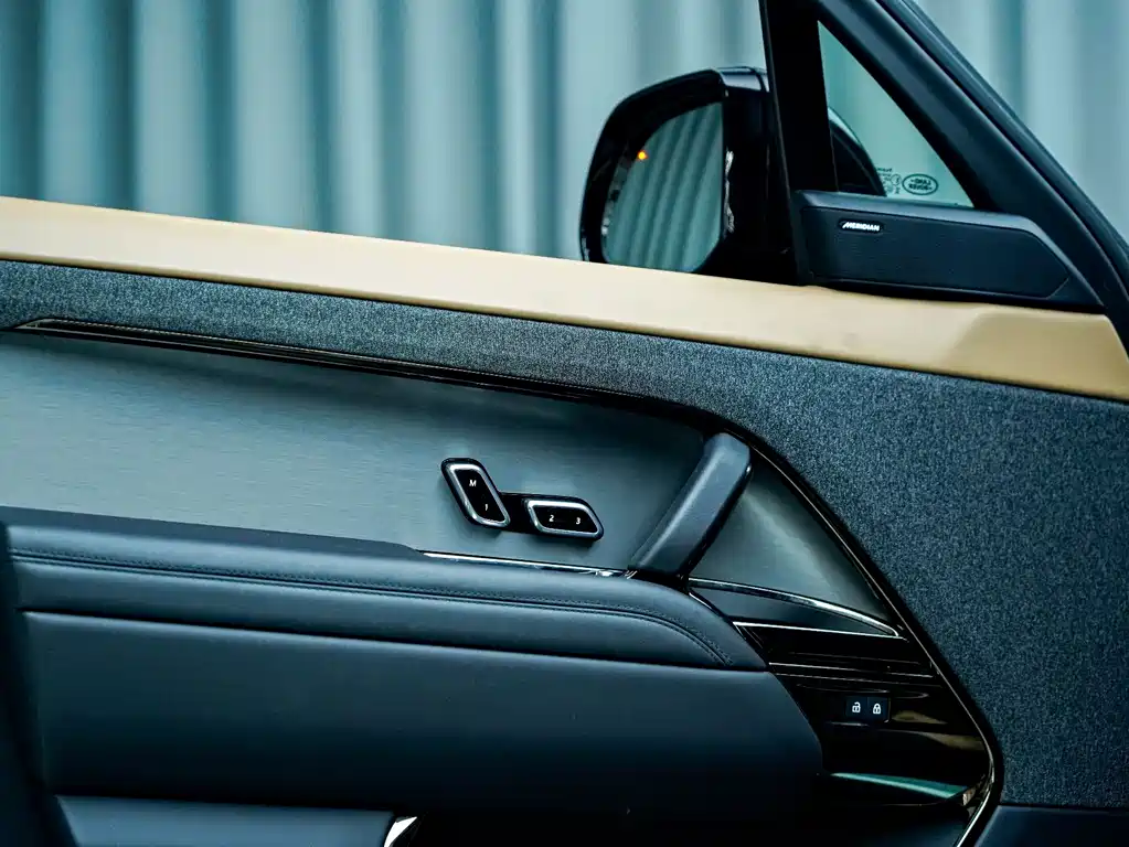 Land Rover Sport 2025 — фото 18