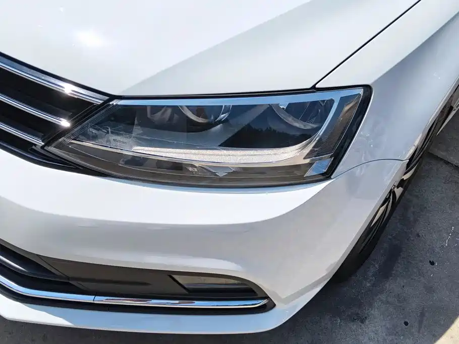 Volkswagen Sagitar 2017