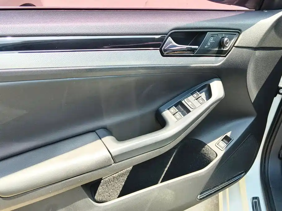 Volkswagen Sagitar 2017
