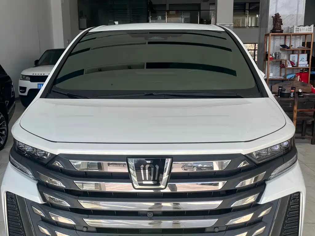 Toyota Vellfire 2024 — фото 1