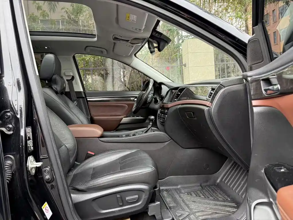 GAC Motor Trumpchi GS8 2017 — фото 13