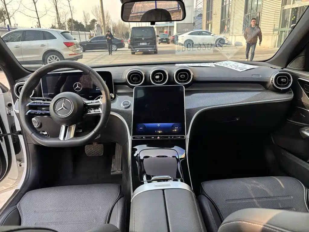 Mercedes-Benz C-Class 2023 — фото 5