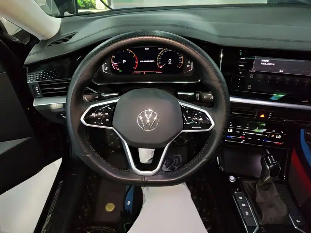 Volkswagen Passat 2023 — фото 11