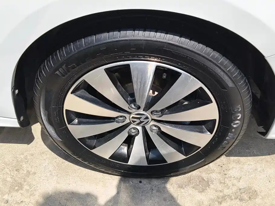 Volkswagen Sagitar 2017