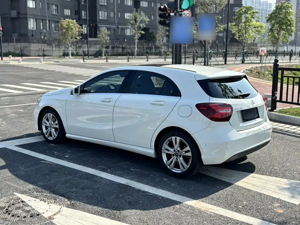 Mercedes-Benz A-Class 2017 — фото 24