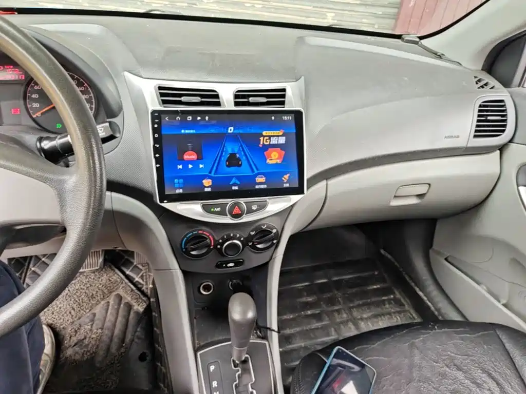 Hyundai Verna 2015 — фото 10