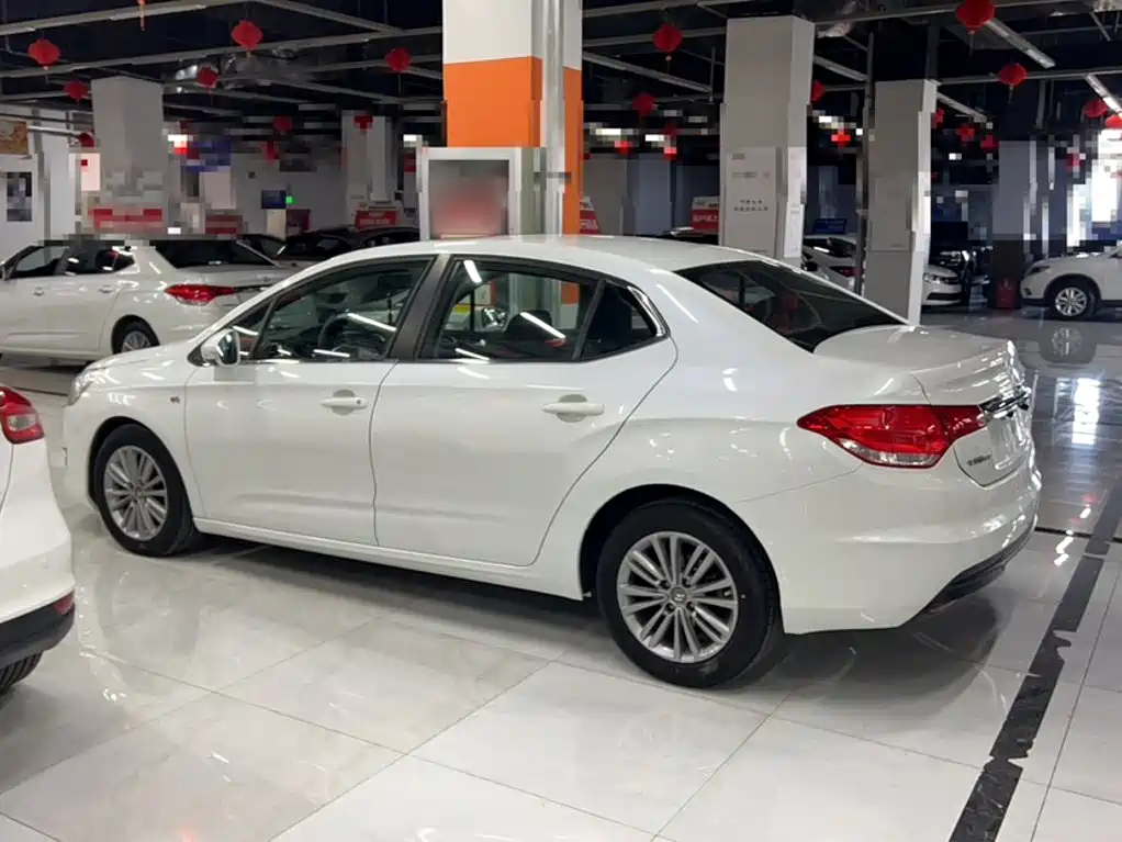 Citroën C4L 2015 — фото 12
