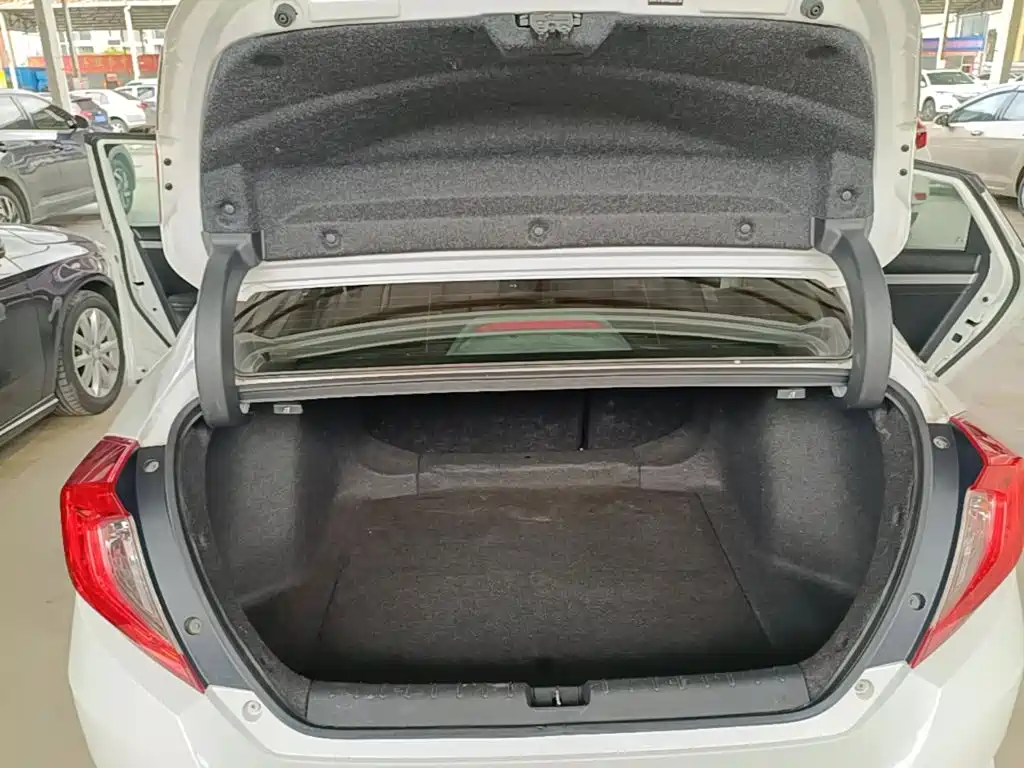 Honda Civic 2017 — фото 19
