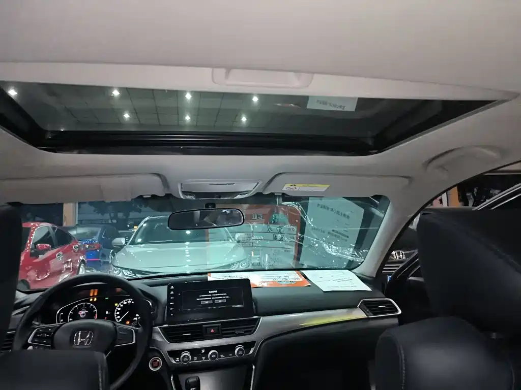 Honda Accord 2022 — фото 18