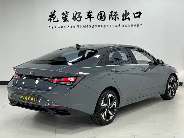 Hyundai Elantra 2022