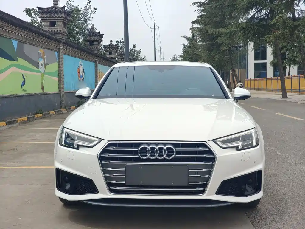 Audi A4L 2019
