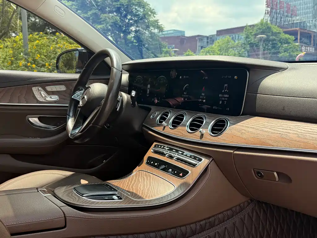 Mercedes-Benz E-Class 2021 — фото 14