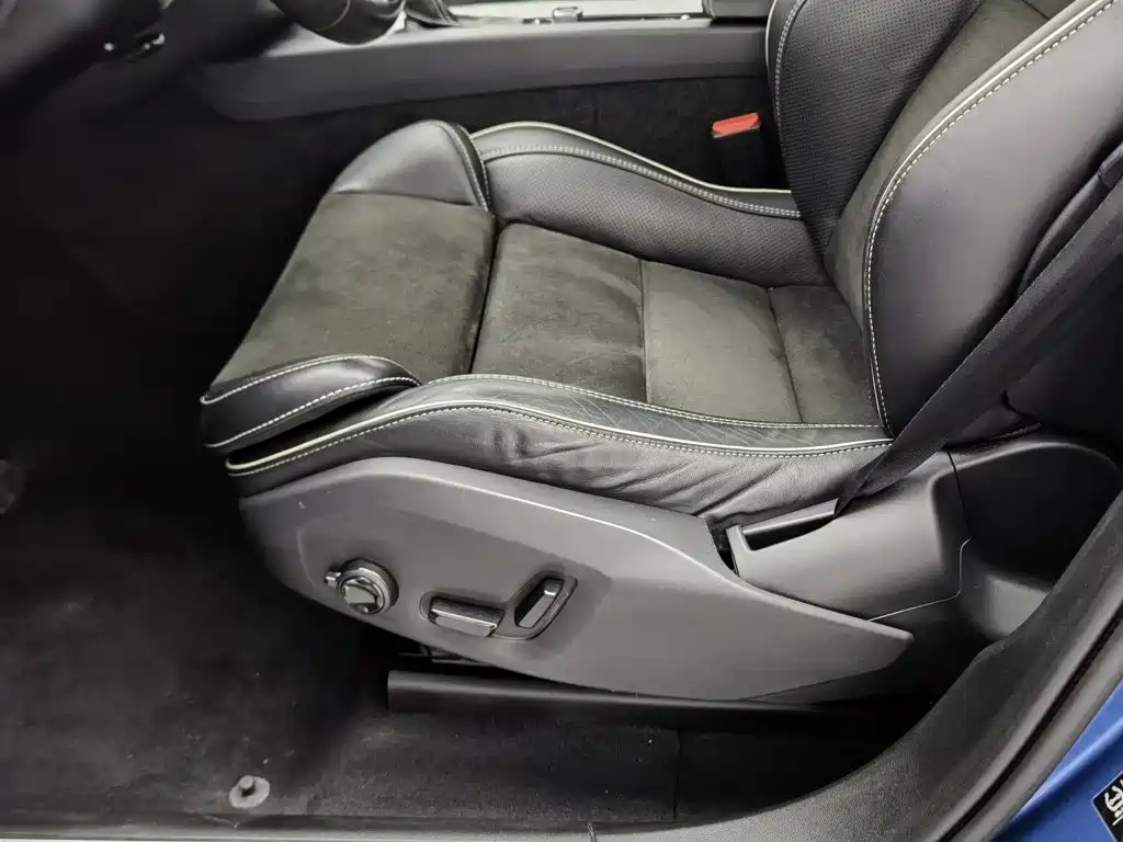 Volvo XC60 2018 — фото 20