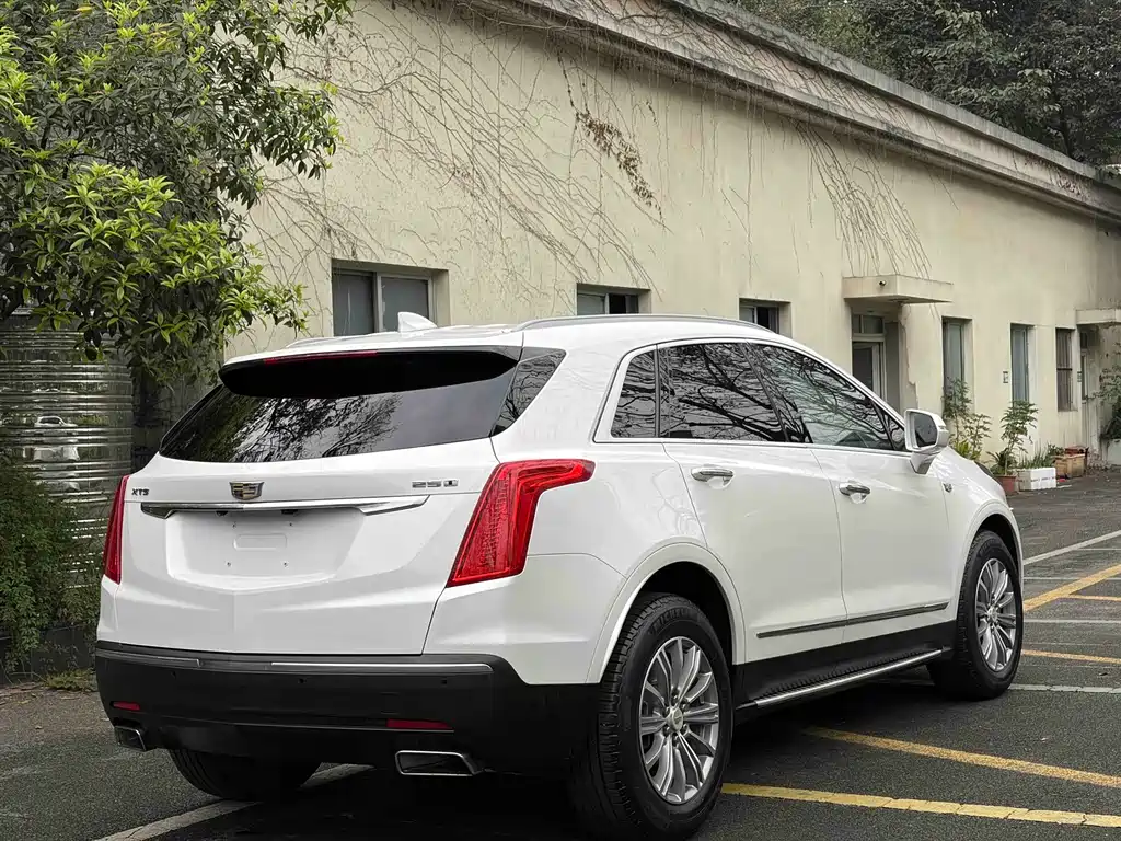 Cadillac XT5 2019 — фото 5