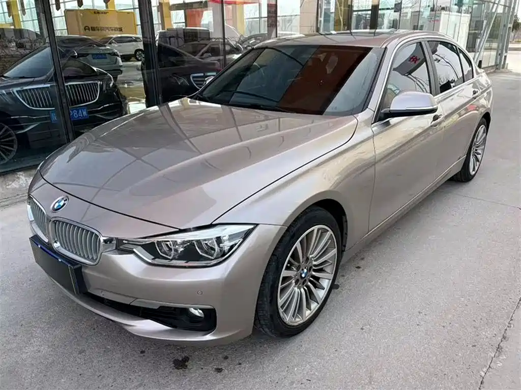 BMW 3 Series 2019 — фото 1