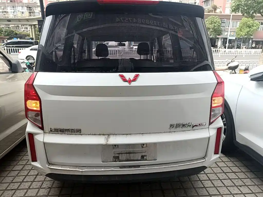 Wuling Hongguang PLUS 2023