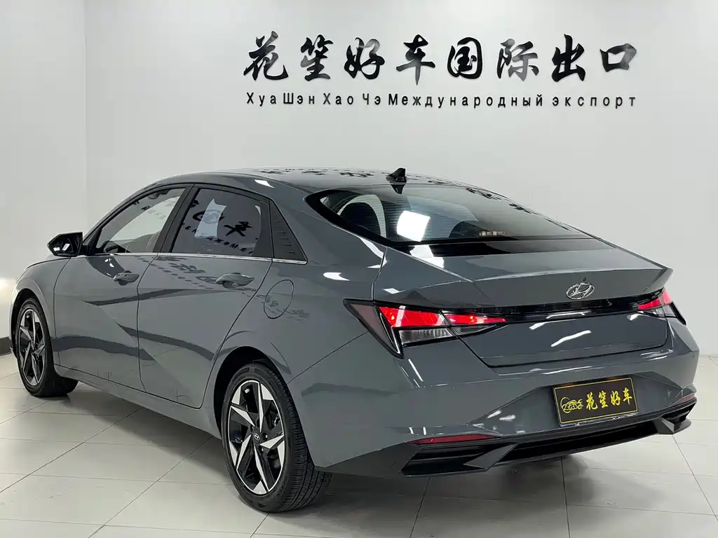 Hyundai Elantra 2022