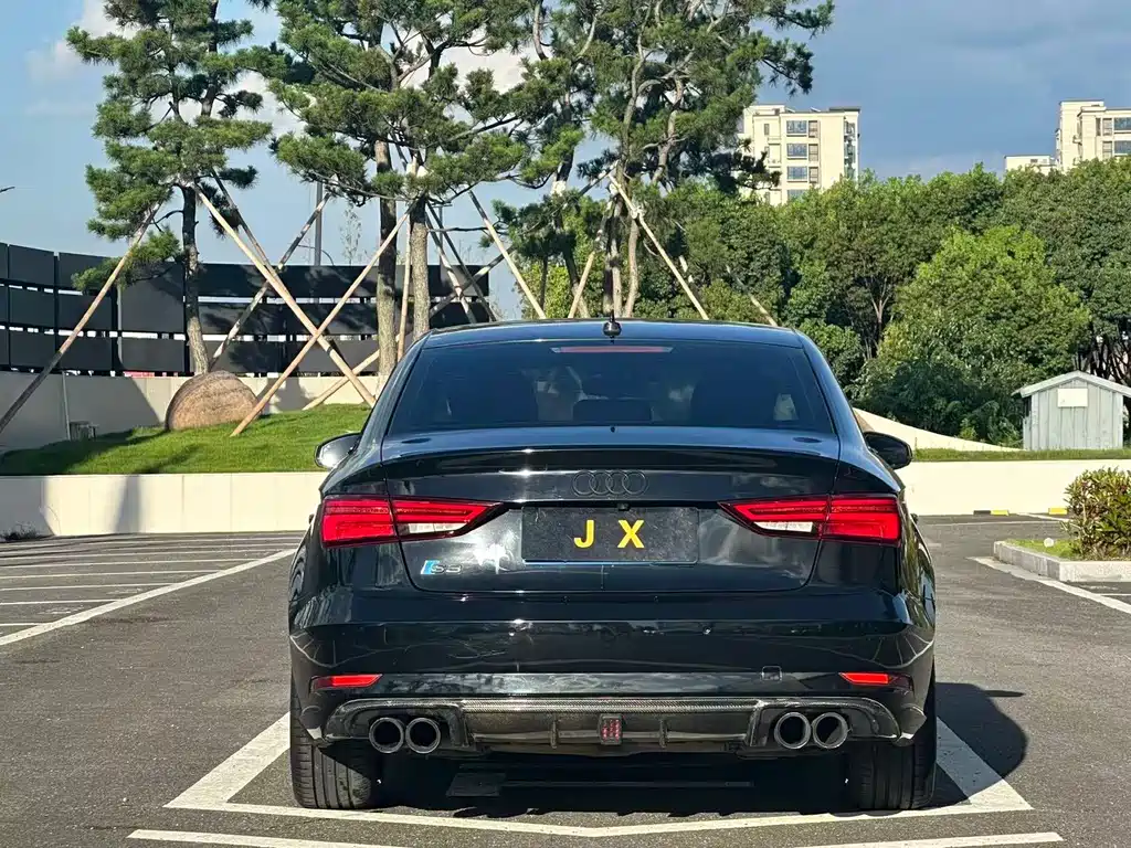 Audi A3 2018 — фото 10