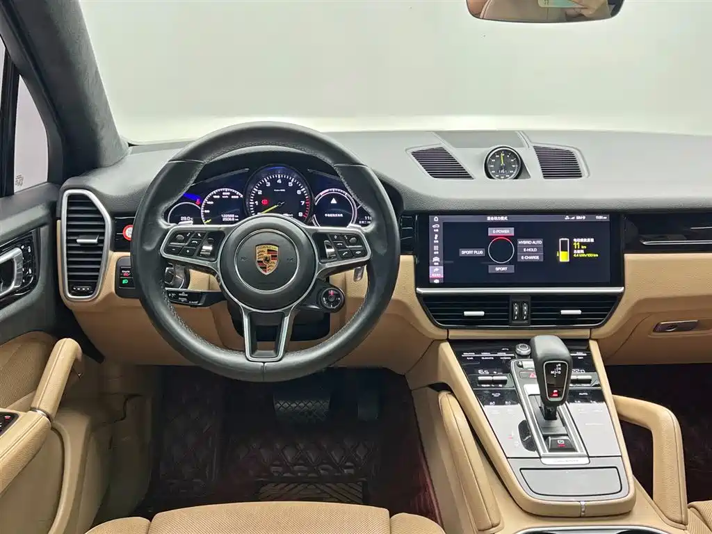 Porsche Cayenne Hybrid 2019 — фото 25