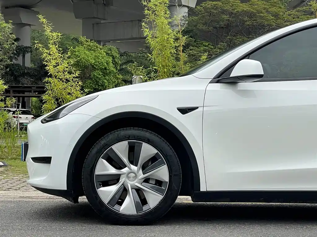 Tesla Model Y 2022 — фото 5