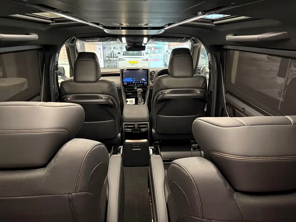 Toyota Alphard 2025 — фото 11