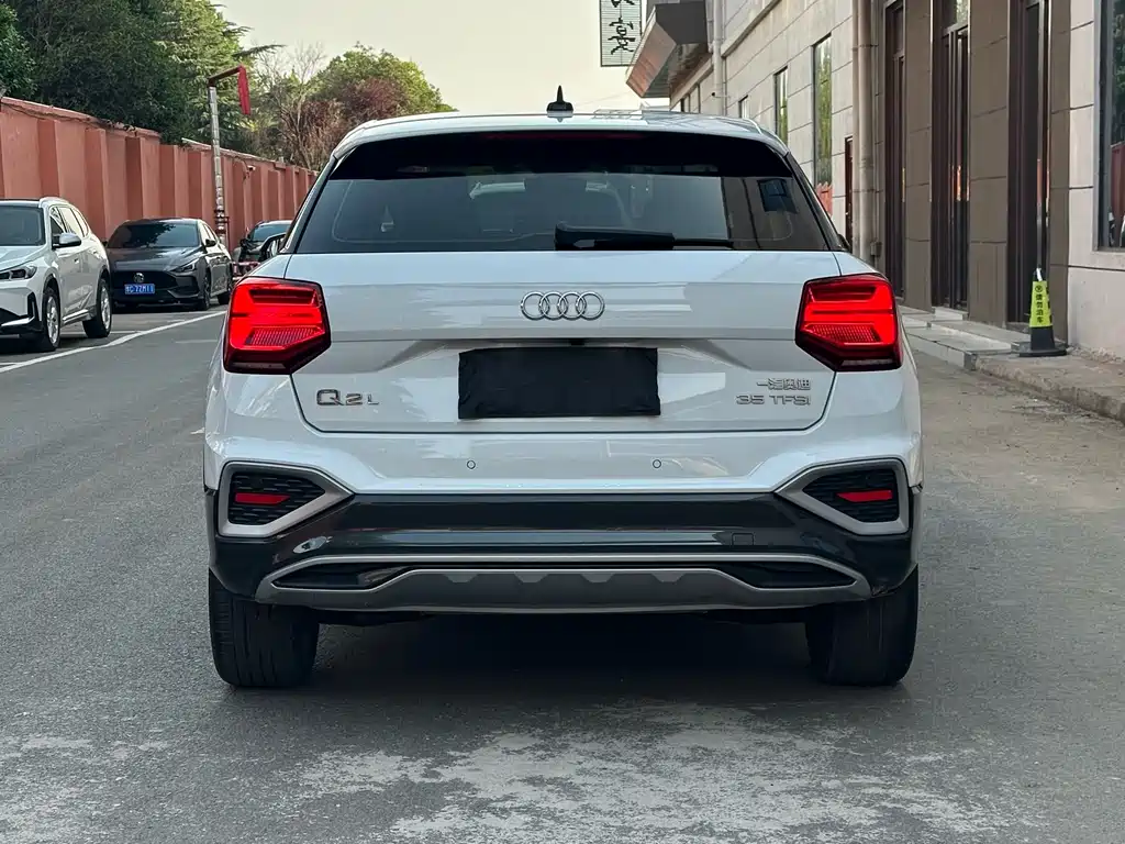 Audi Q2L 2022