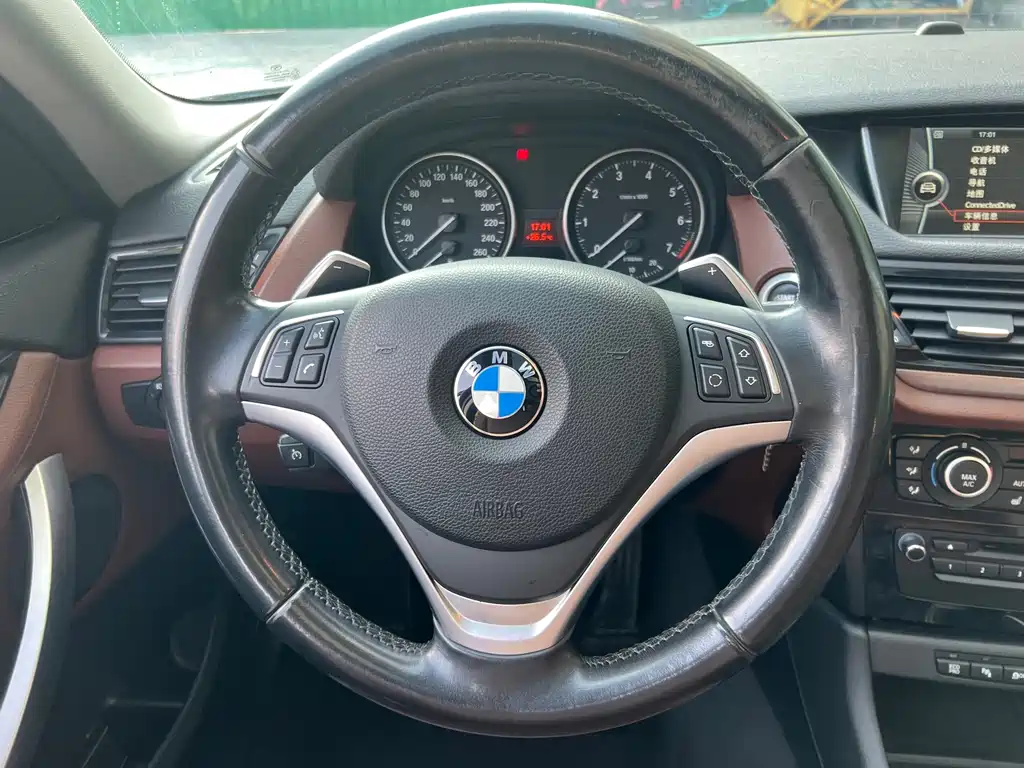 BMW X1 2015 — фото 23