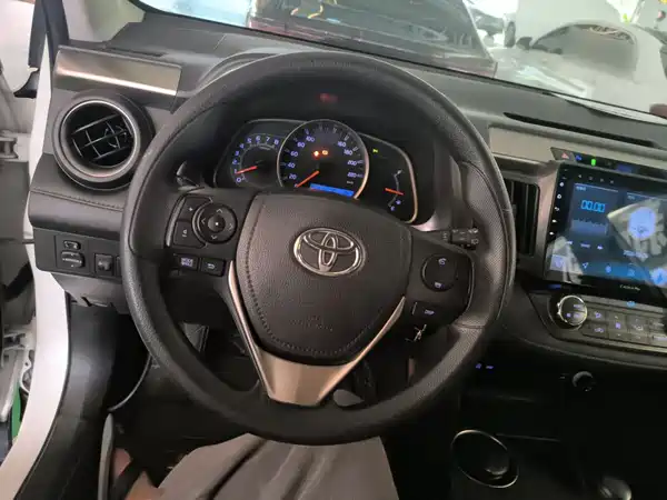 Toyota RAV4 2015