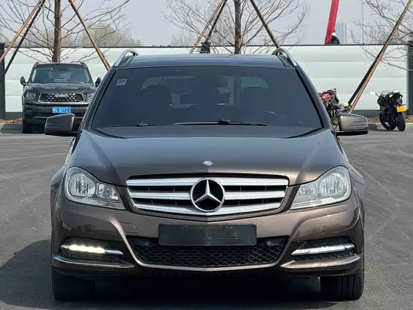 Mercedes-Benz C-Class 2011