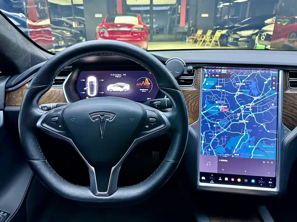 Tesla Model S 2018 — фото 16