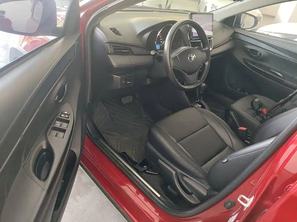 Toyota Yaris L 2021 — фото 16