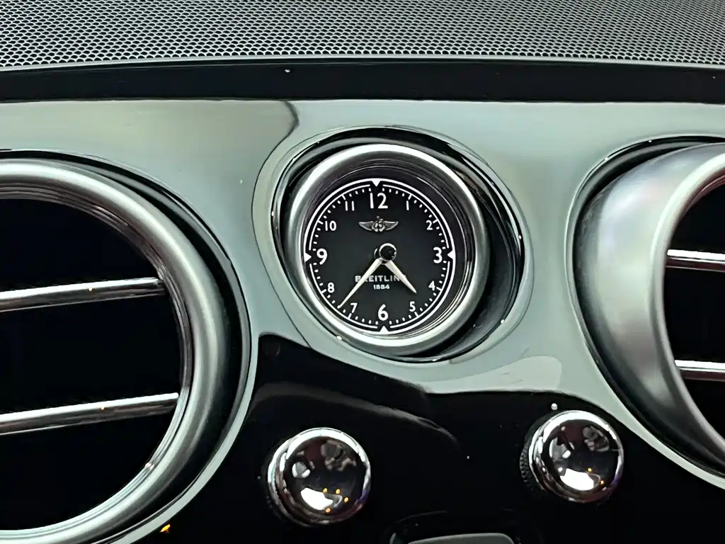 Bentley Flying Spur 2017 — фото 19