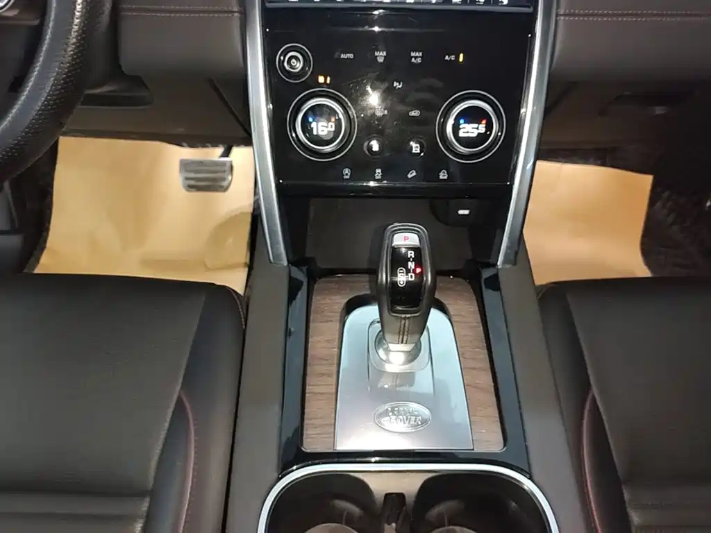 Land Rover Discovery Sport 2021 — фото 14