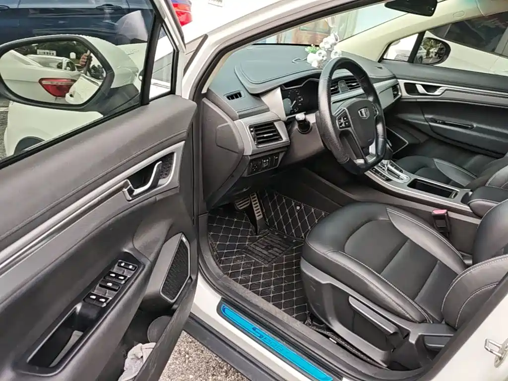 Geely Emgrand GS 2018 — фото 16