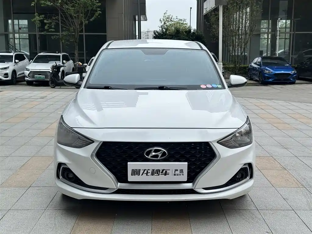 Hyundai Elantra 2020 — фото 3