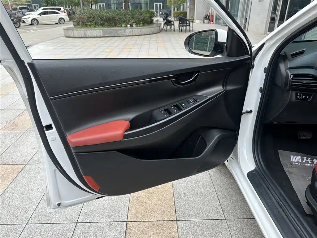 Hyundai Elantra 2020 — фото 20
