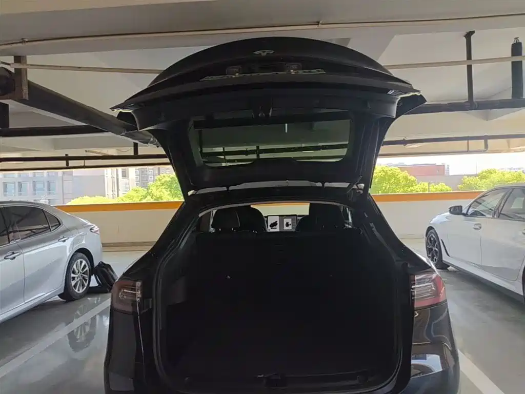 Tesla Model Y 2022 — фото 19