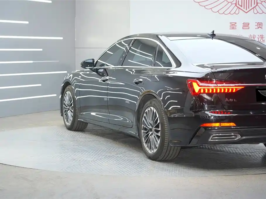 Audi A6L New Energy 2021 — фото 3
