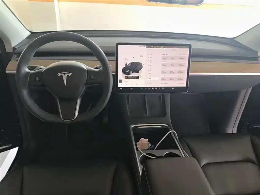 Tesla Model Y 2022 — фото 10