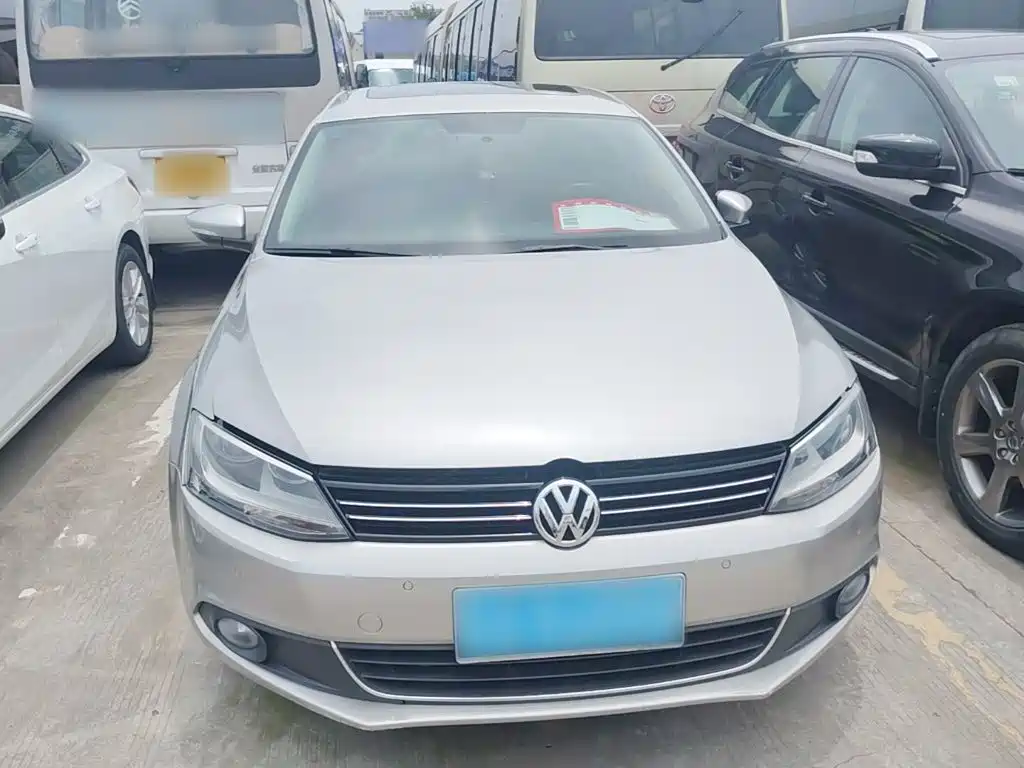 Volkswagen Sagitar 2015