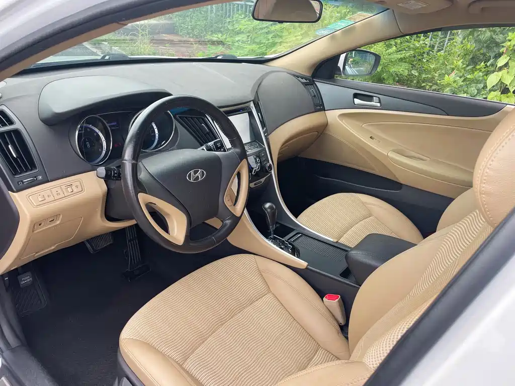 Hyundai Sonata 2014 — фото 13