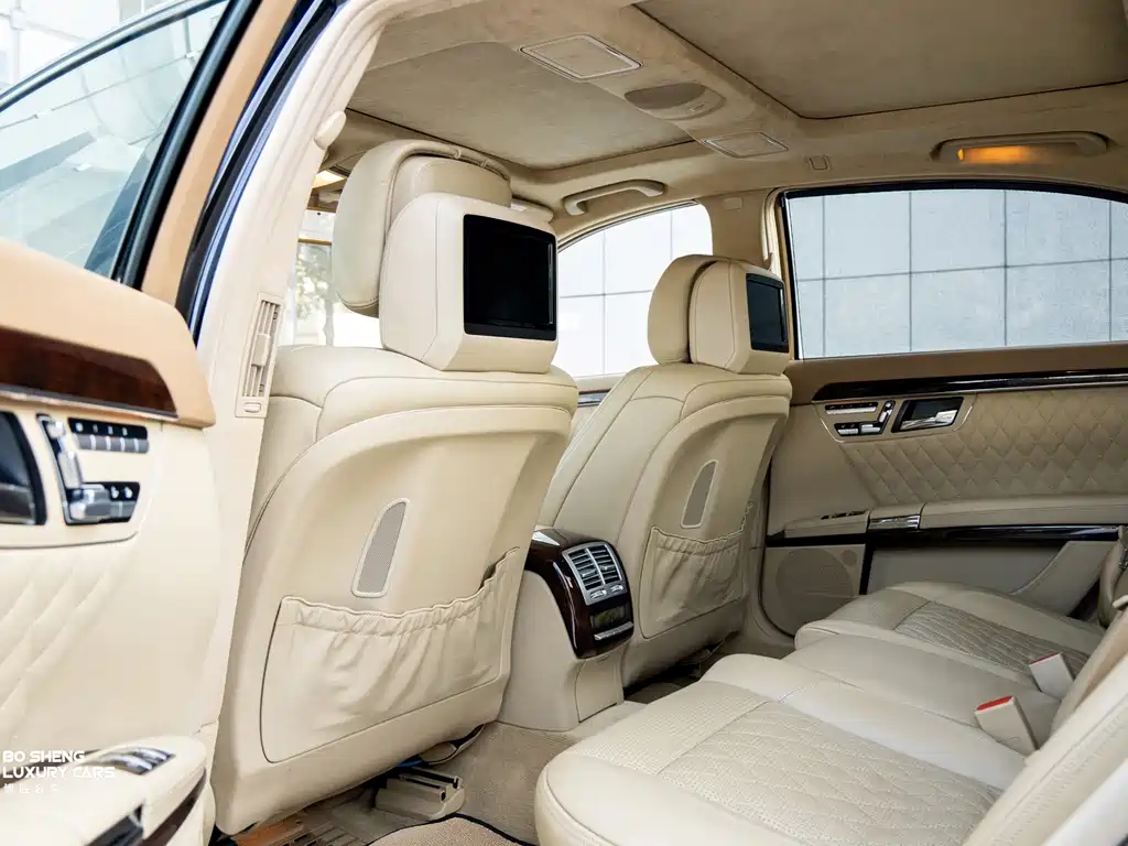 Mercedes-Benz S-Class AMG 2010 — фото 16