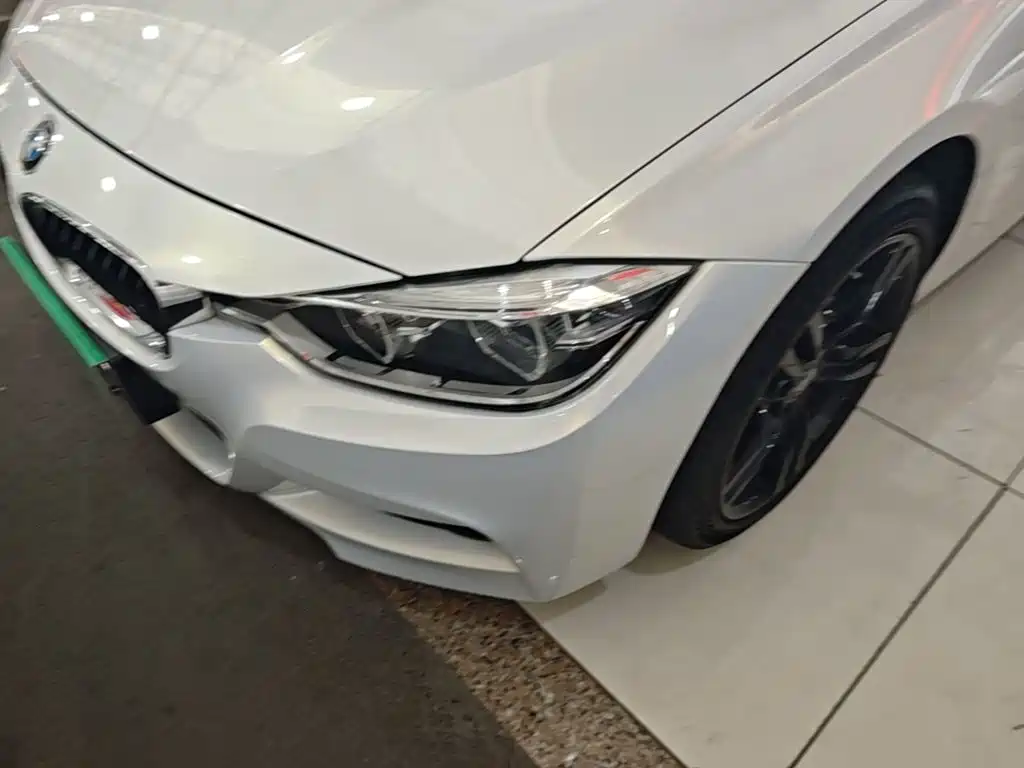 BMW 3 Series 2018 — фото 15
