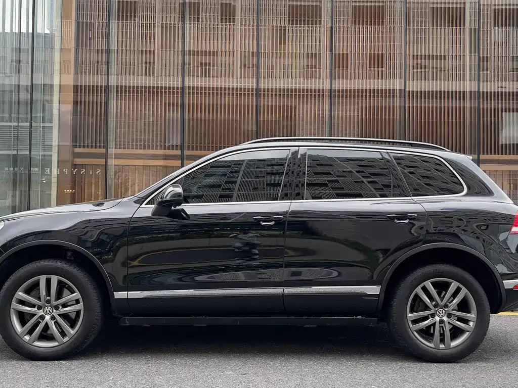 Volkswagen Touareg 2018 — фото 20